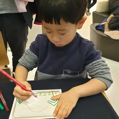 작은 손으로 그리는 시간